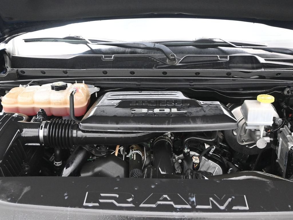 2022 RAM 1500 Laramie Crew Cab 4x2 5'7" Box