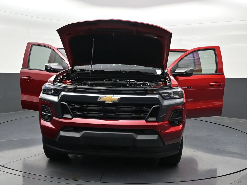 2025 Chevrolet Colorado WT/LT