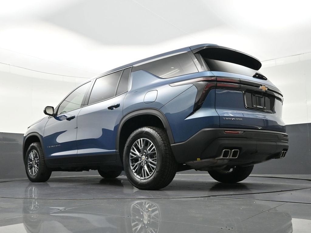 2024 Chevrolet Traverse LS