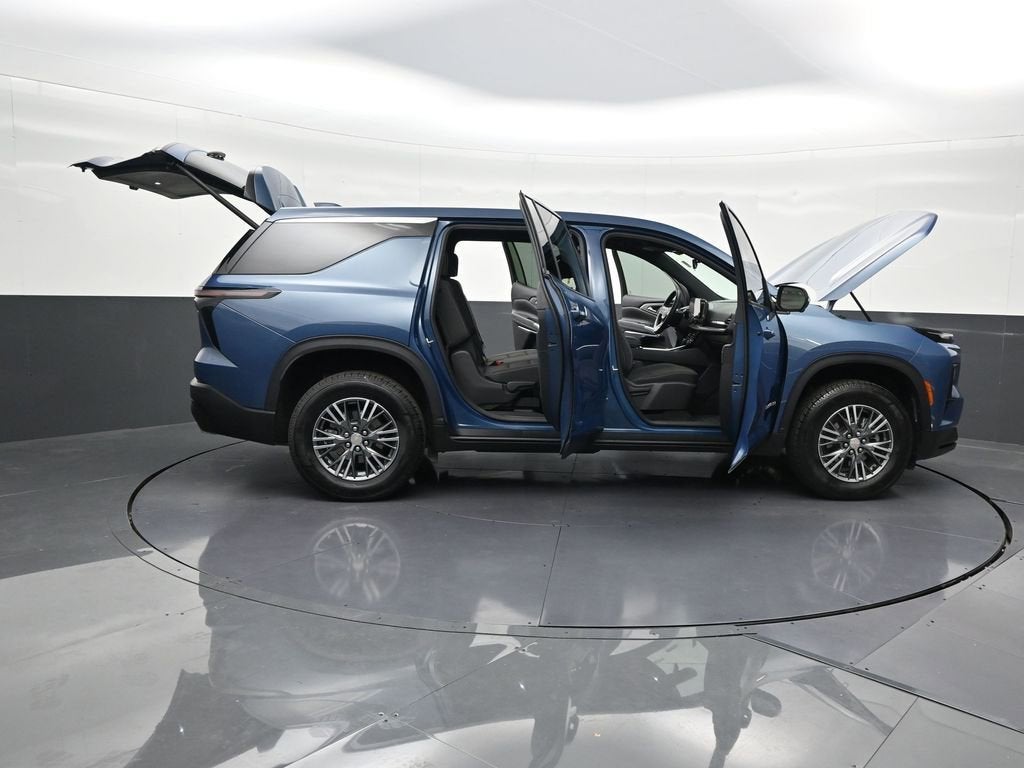 2024 Chevrolet Traverse LS