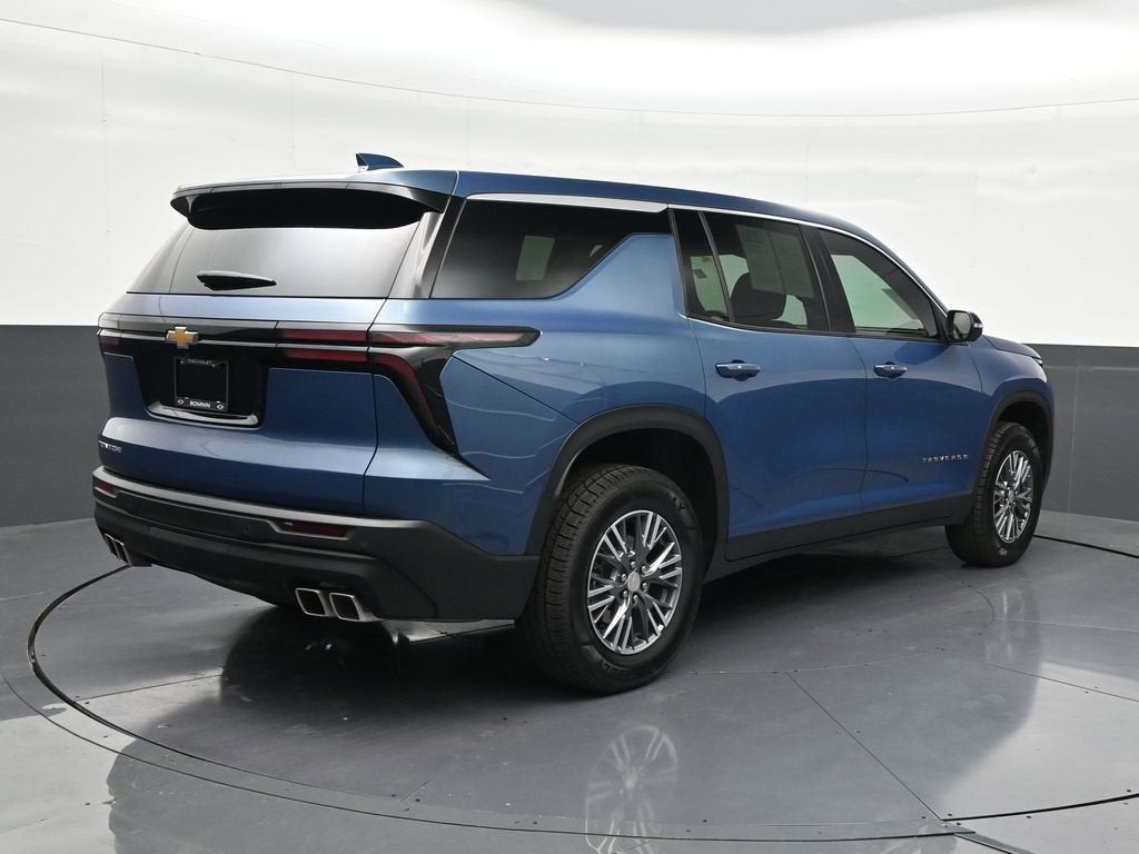 2024 Chevrolet Traverse LS