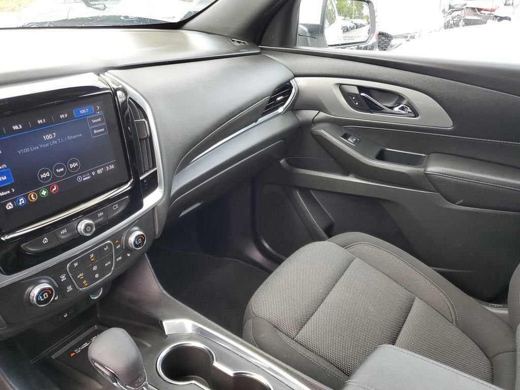 2022 Chevrolet Traverse LT Cloth