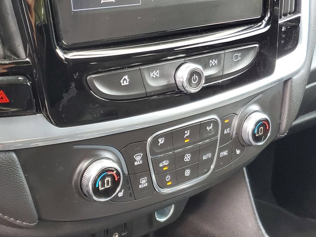 2022 Chevrolet Traverse LT Cloth