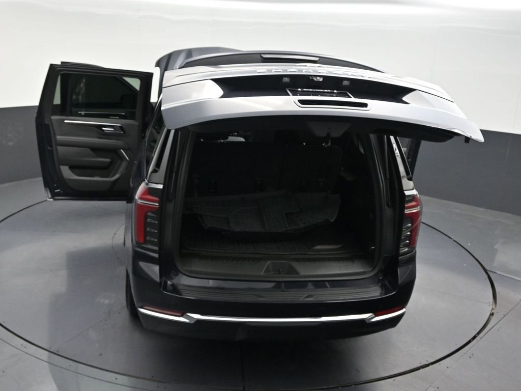 2025 Chevrolet Suburban LS