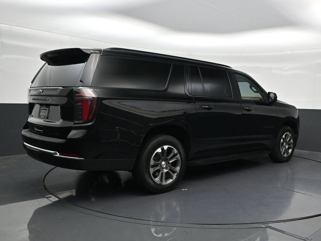 2025 Chevrolet Suburban LT