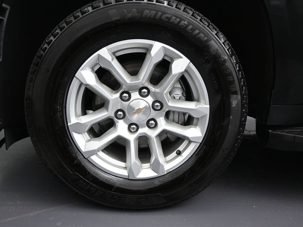 2025 Chevrolet Suburban LT