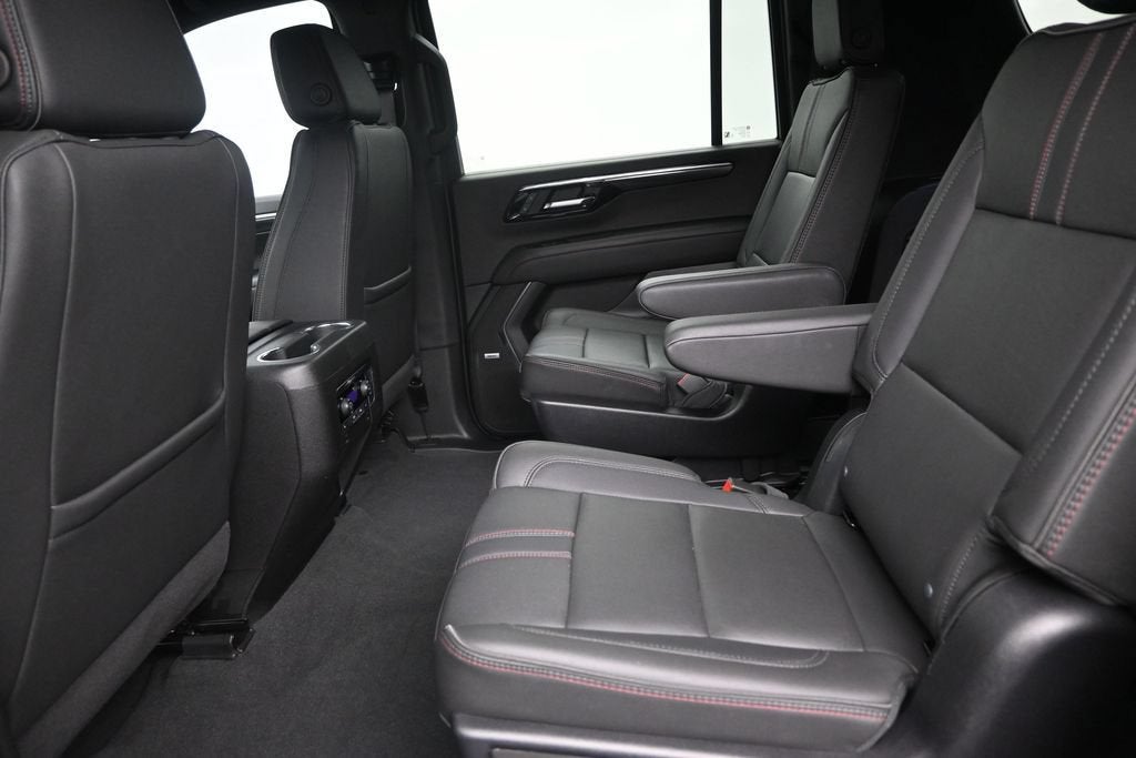 2025 Chevrolet Suburban RST