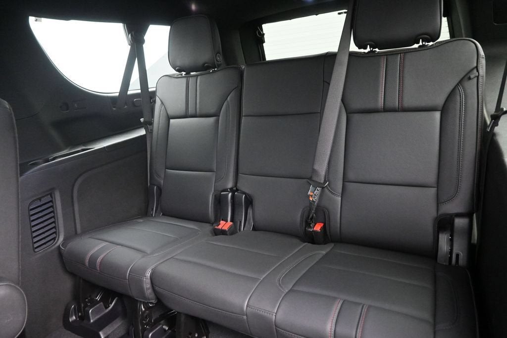 2025 Chevrolet Suburban RST