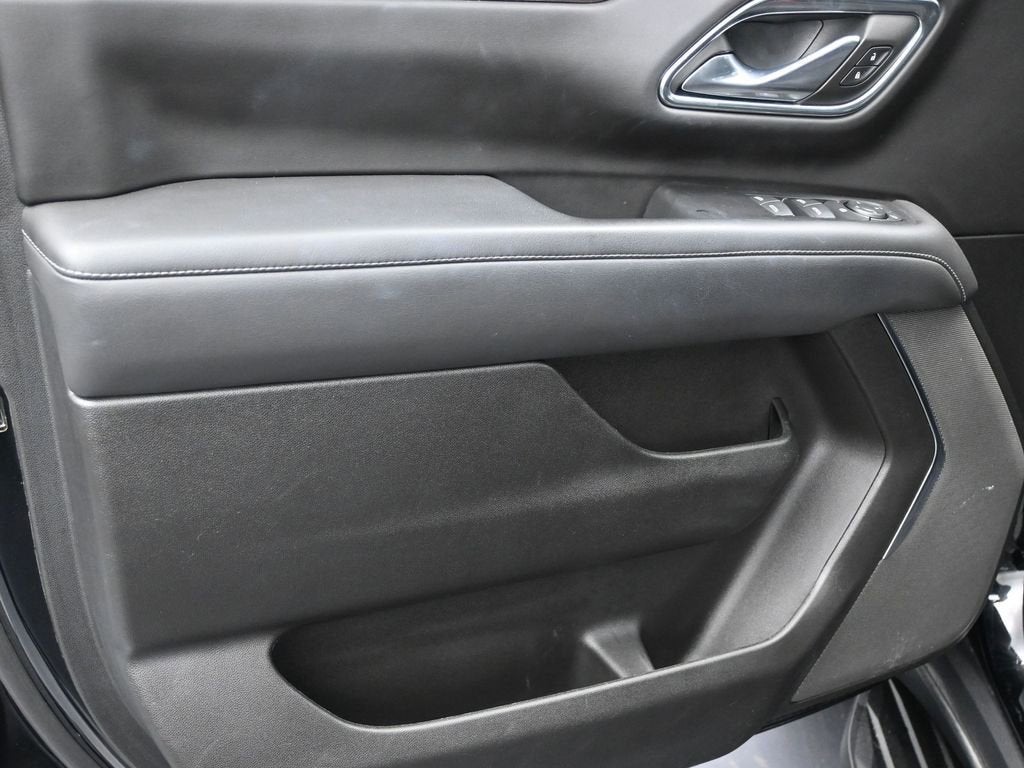 2023 Chevrolet Suburban LS