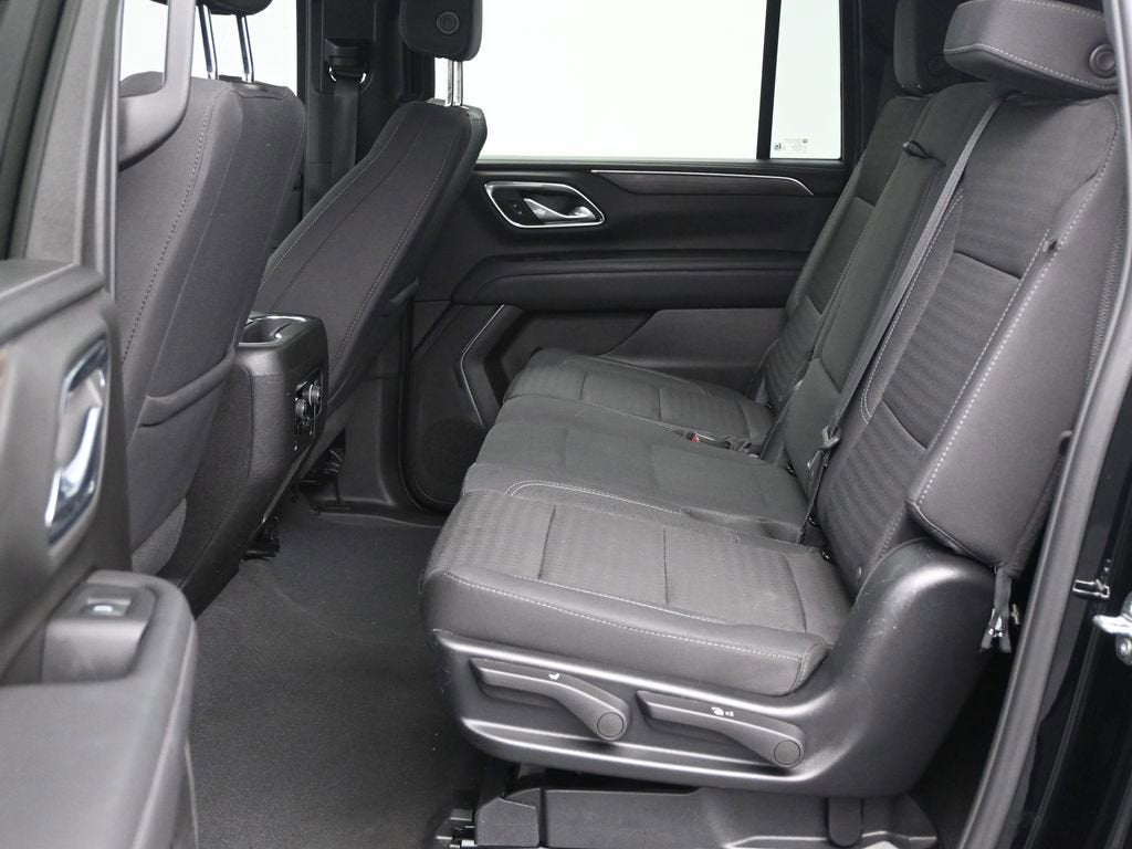 2023 Chevrolet Suburban LS