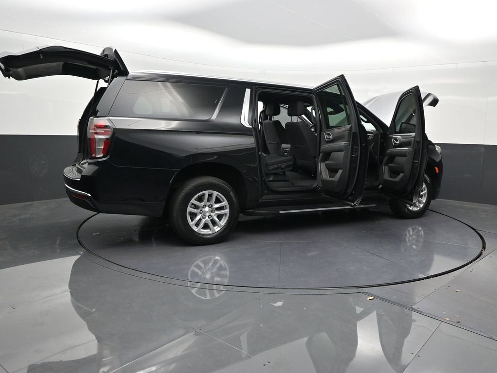 2023 Chevrolet Suburban LS