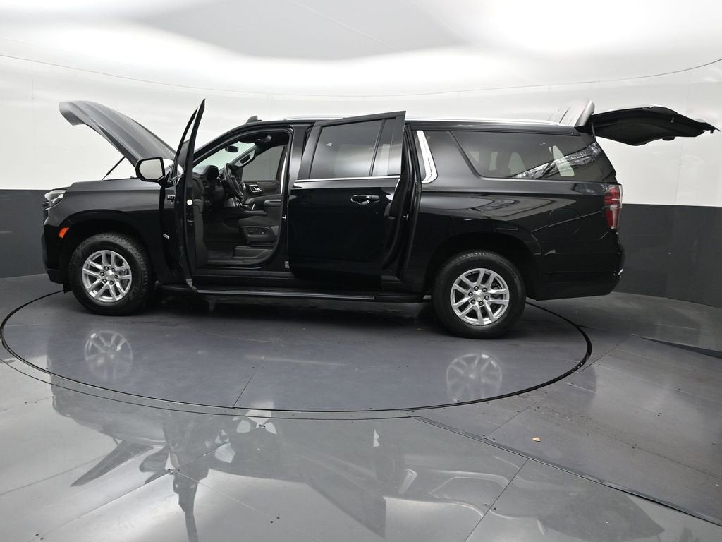 2023 Chevrolet Suburban LS