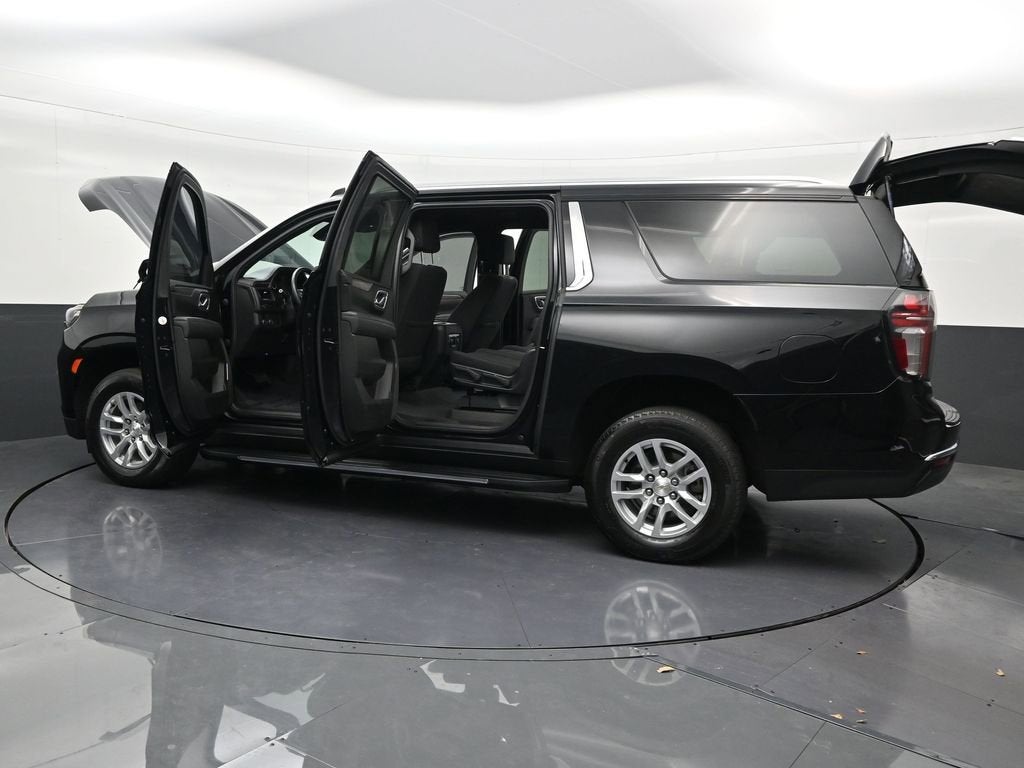 2023 Chevrolet Suburban LS