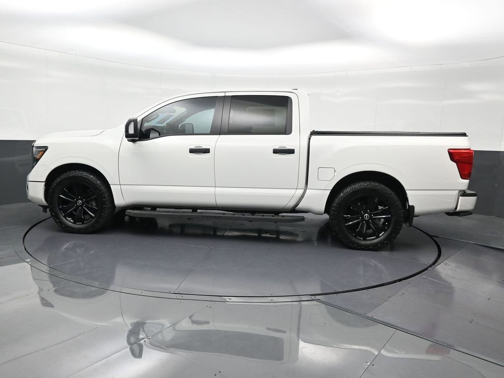 2023 Nissan Titan SV