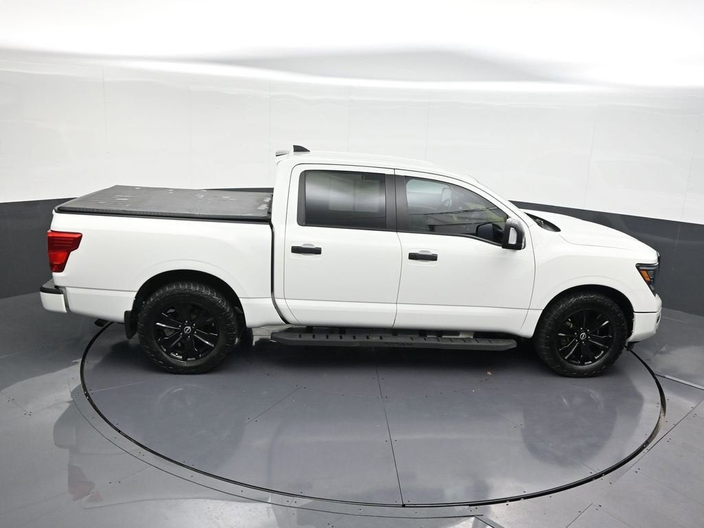 2023 Nissan Titan SV