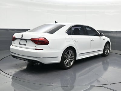 2017 Volkswagen Passat R-Line w/Comfort Pkg
