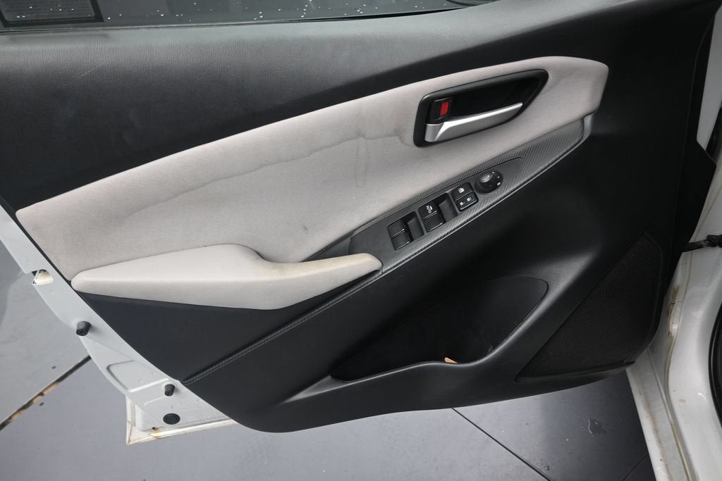 2020 Toyota Yaris LE