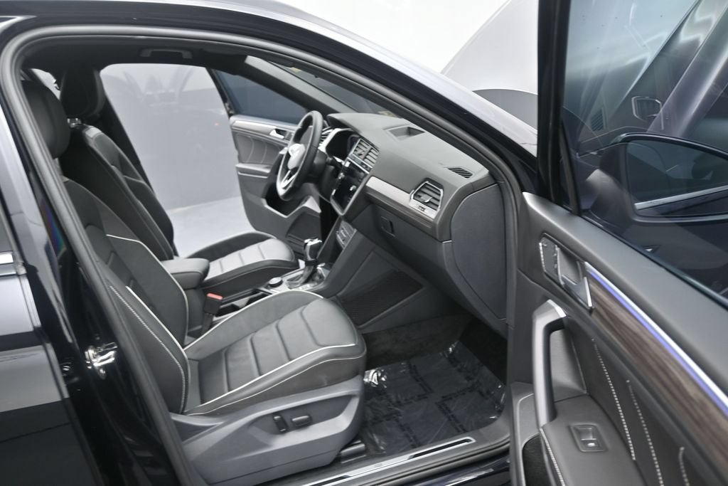 2024 Volkswagen Tiguan SEL R-Line