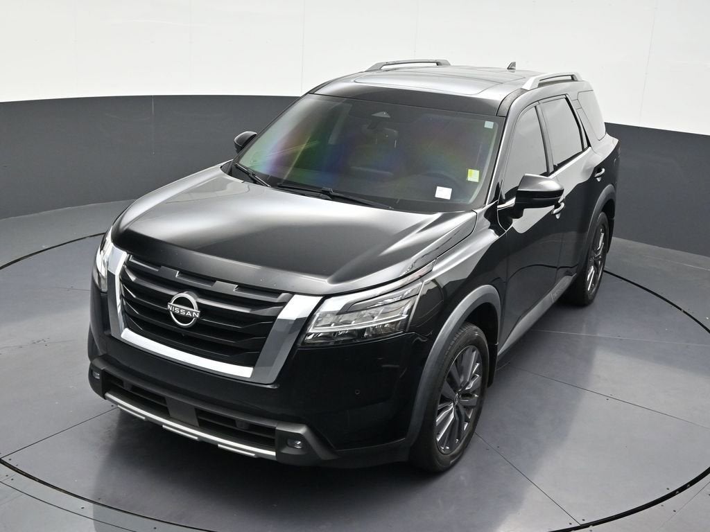 2022 Nissan Pathfinder SL