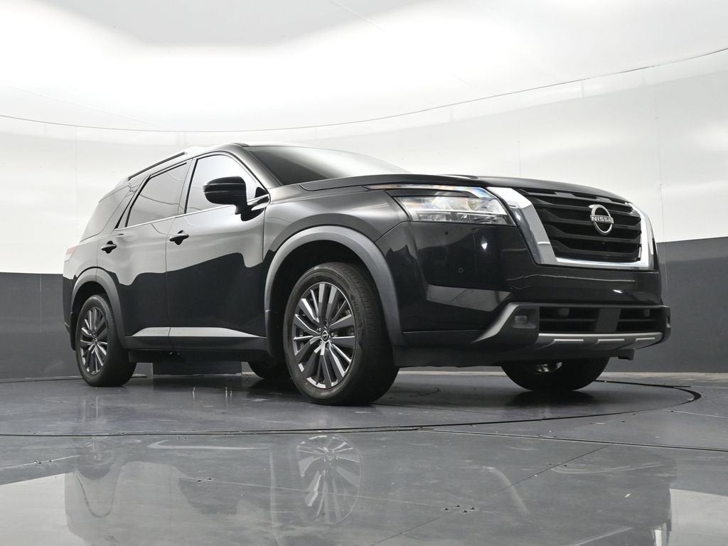2022 Nissan Pathfinder SL