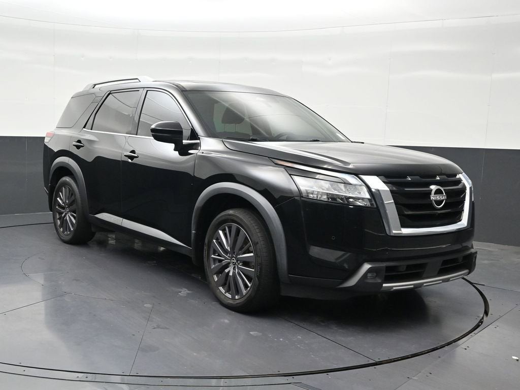 2022 Nissan Pathfinder SL