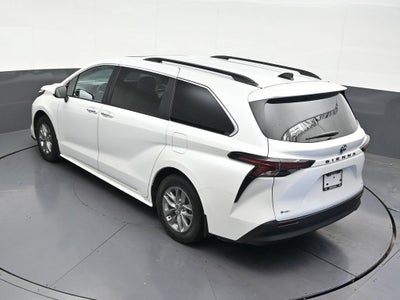 2025 Toyota Sienna XLE