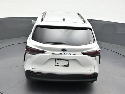 2025 Toyota Sienna XLE