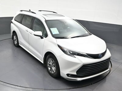 2025 Toyota Sienna XLE