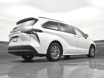 2025 Toyota Sienna XLE