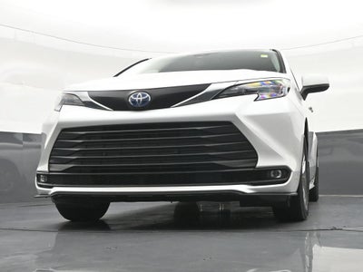 2025 Toyota Sienna XLE