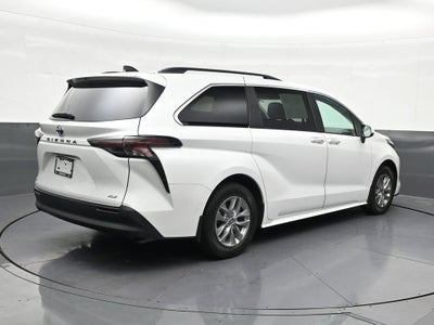 2025 Toyota Sienna XLE