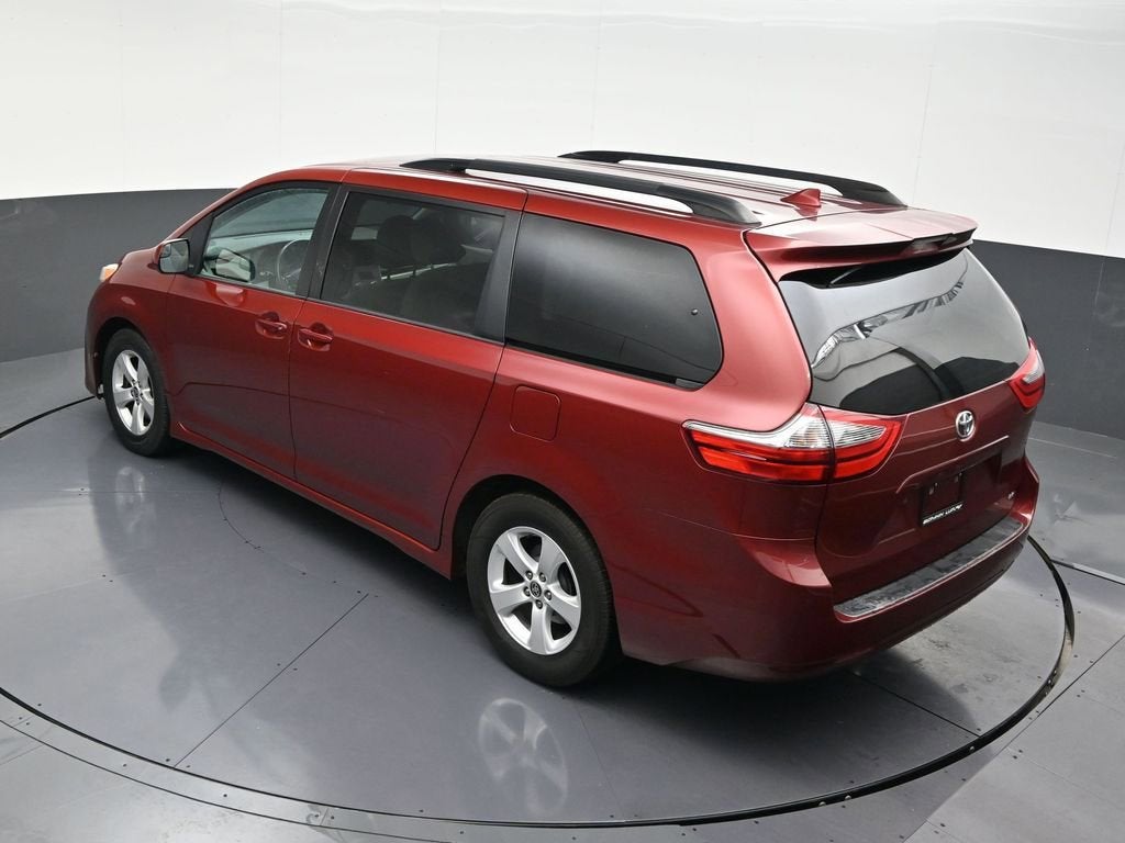 2020 Toyota Sienna LE Auto Access Seat