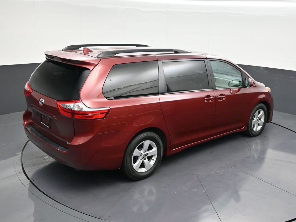2020 Toyota Sienna LE Auto Access Seat