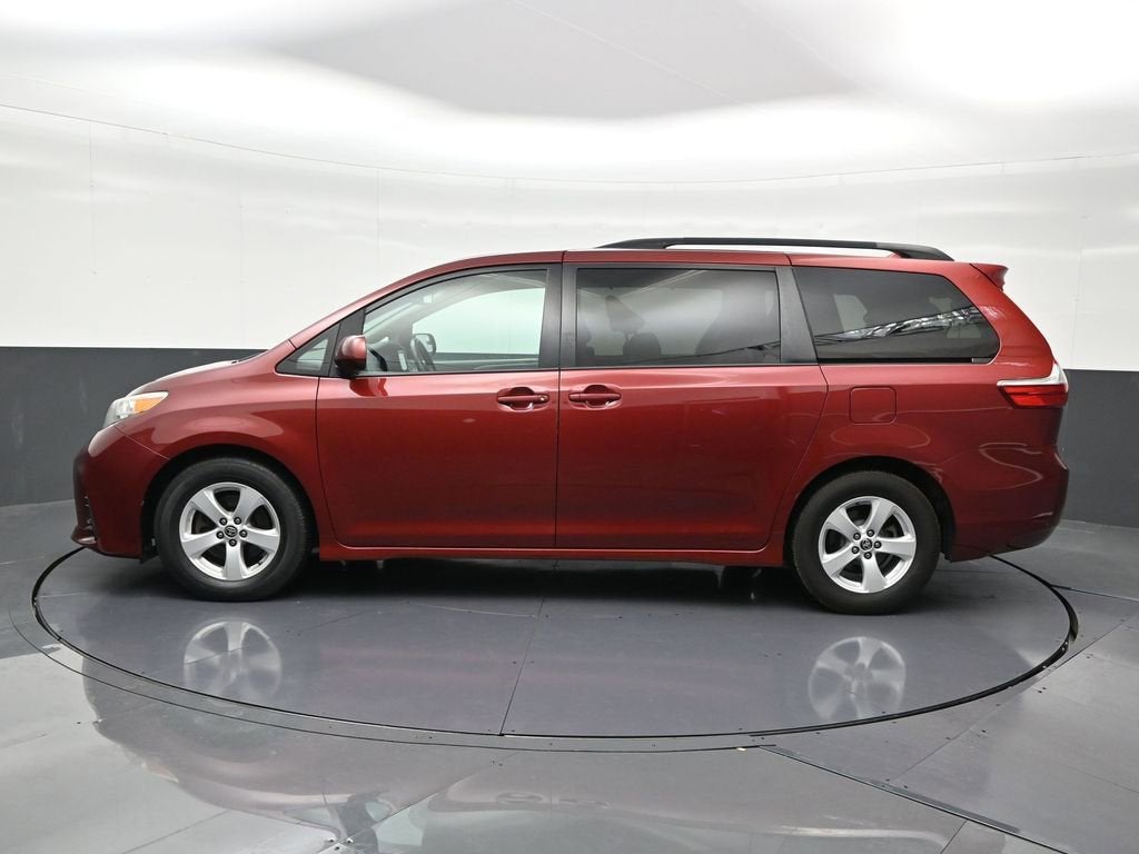 2020 Toyota Sienna LE Auto Access Seat