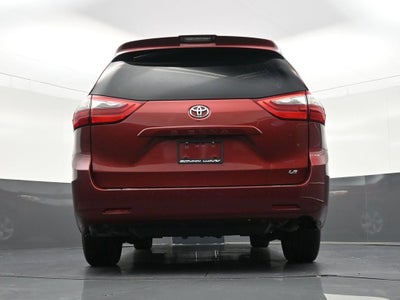 2020 Toyota Sienna LE Auto Access Seat