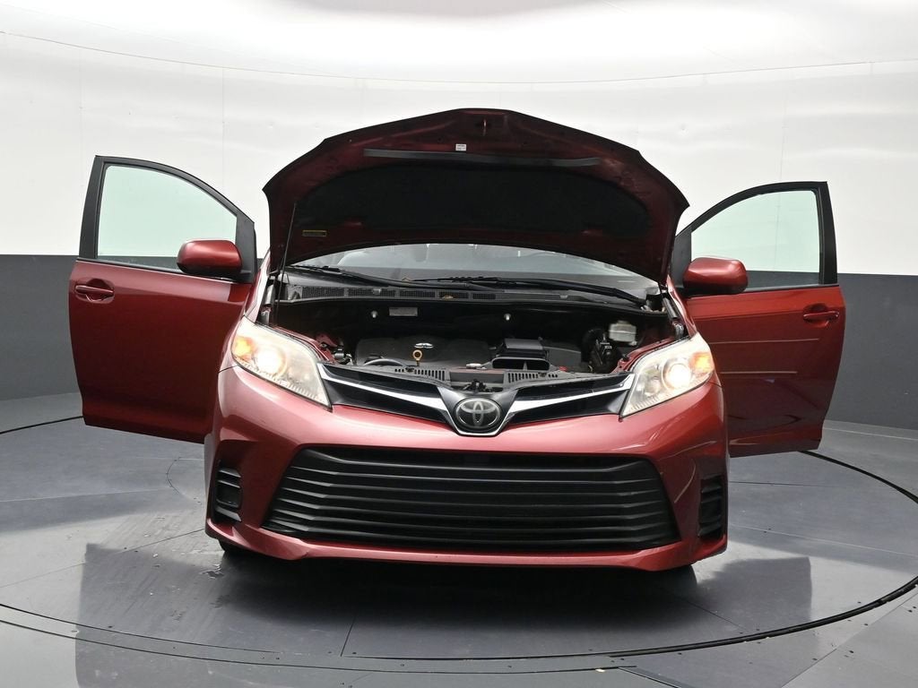 2020 Toyota Sienna LE Auto Access Seat