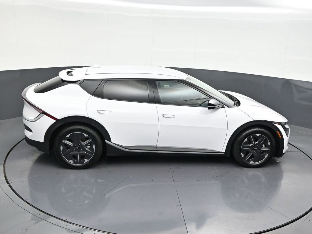 2025 Kia EV6 Light