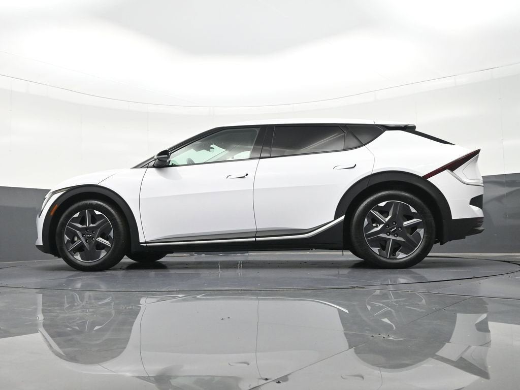 2025 Kia EV6 Light