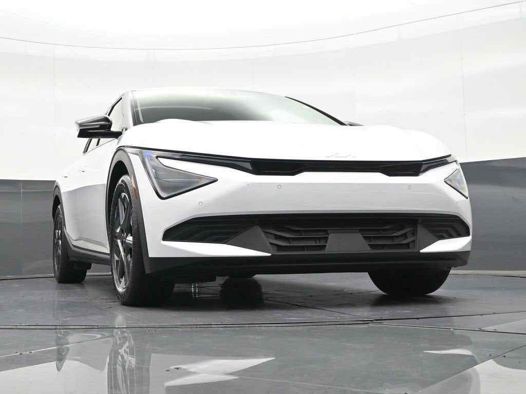 2025 Kia EV6 Light