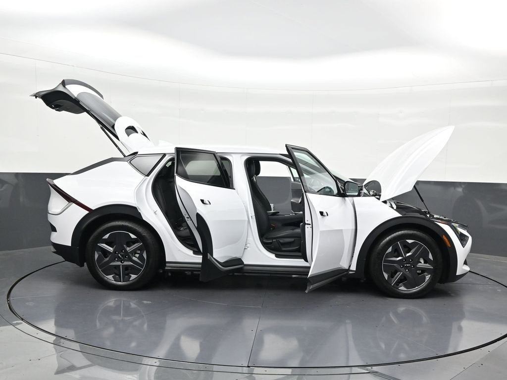 2025 Kia EV6 Light