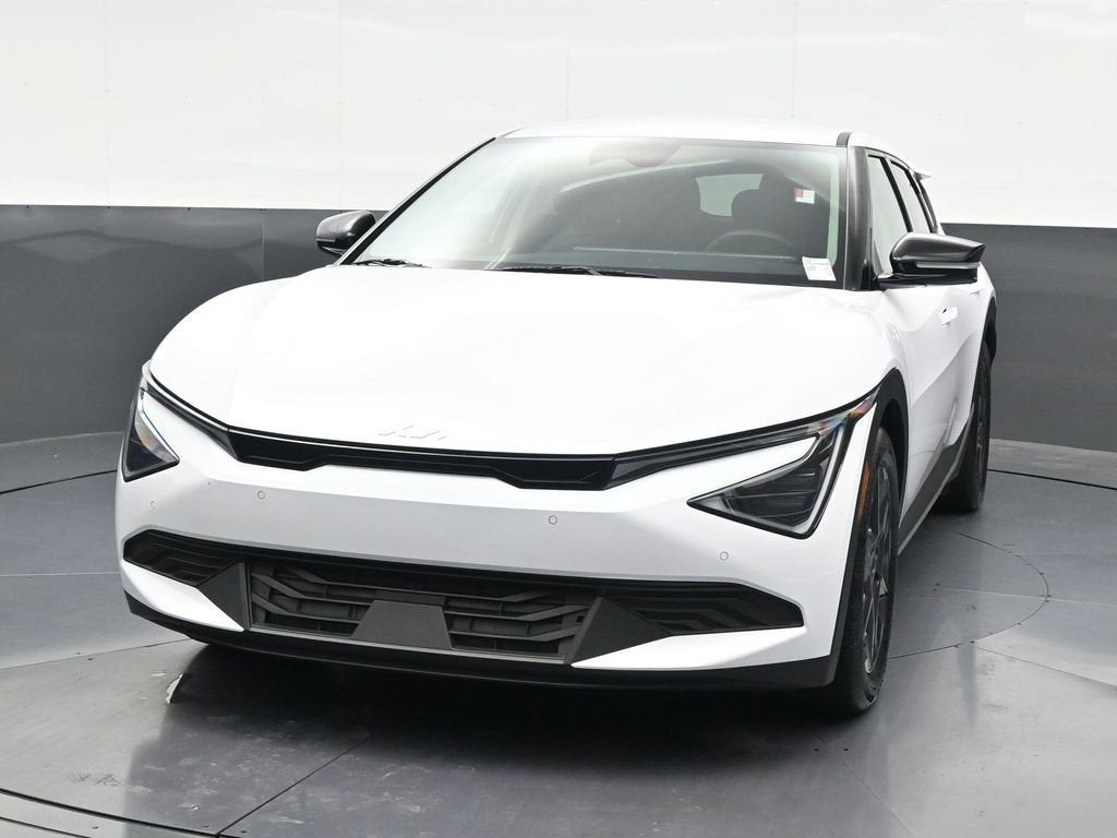 2025 Kia EV6 Light