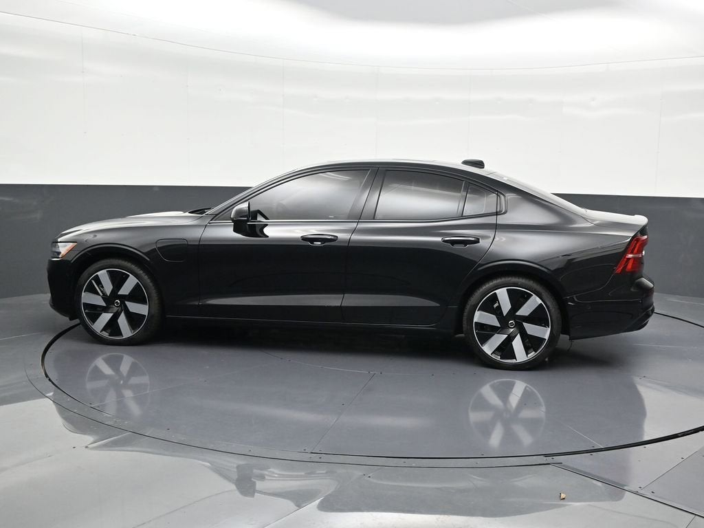 2024 Volvo S60 Recharge Plug-In Hybr Plus Dark Theme