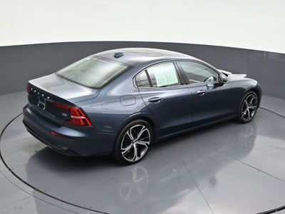 2023 Volvo S60 Core Dark Theme