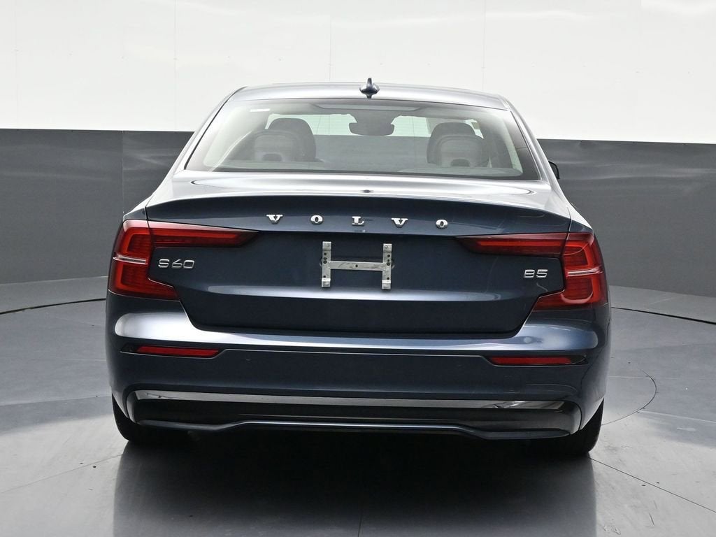 2023 Volvo S60 Core Dark Theme