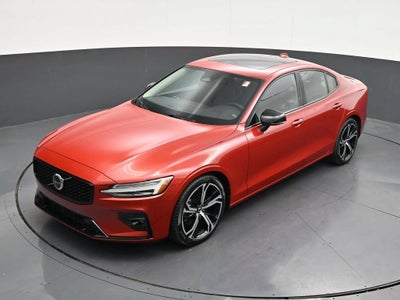 2023 Volvo S60 B5 Core Dark Theme