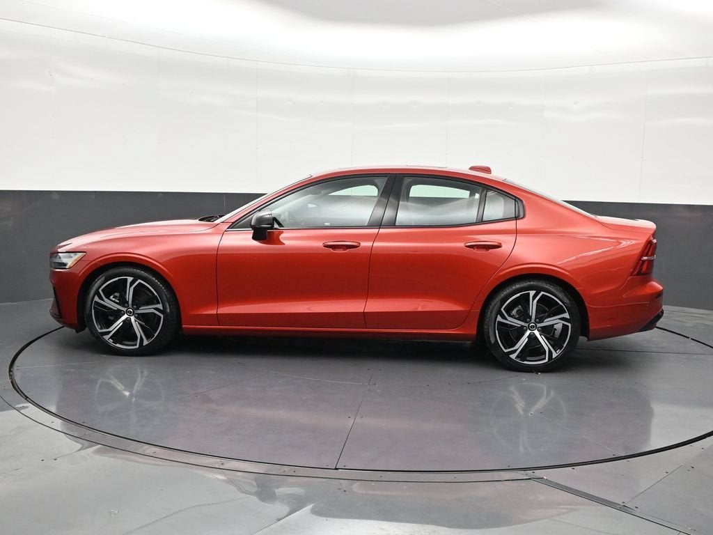 2023 Volvo S60 B5 Core Dark Theme