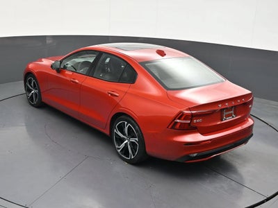 2023 Volvo S60 B5 Core Dark Theme