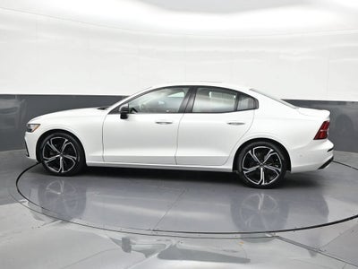2024 Volvo S60 B5 Plus Dark Theme