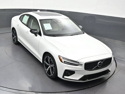 2024 Volvo S60 B5 Plus Dark Theme