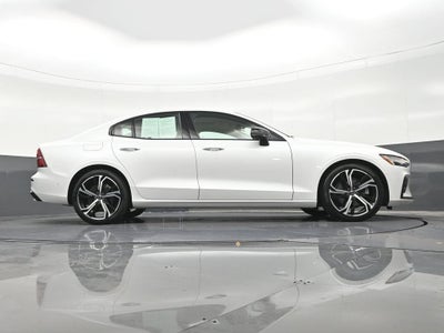 2024 Volvo S60 B5 Plus Dark Theme